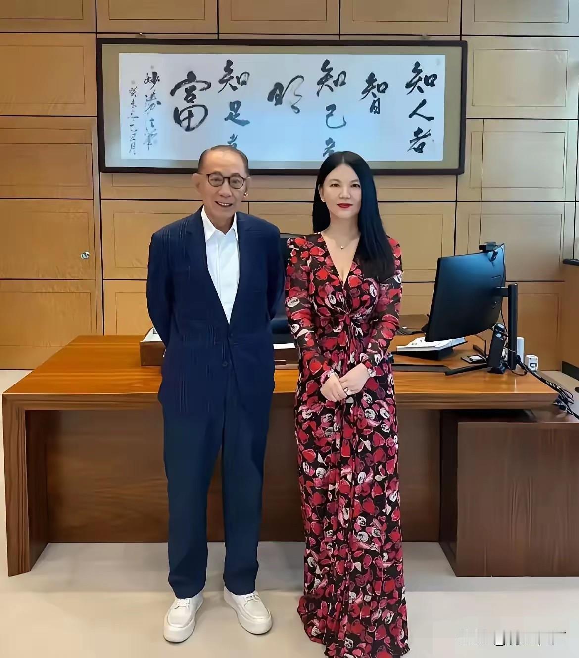 岁月从不败美人，李湘减肥成功了。若再瘦十斤的话，颜值马上能回来，徐娘半老今犹在，