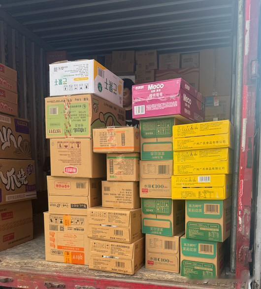 零食店的工作真的不是想象中的那么好做像赵*鸣，*想来这种的零食店并不是简简