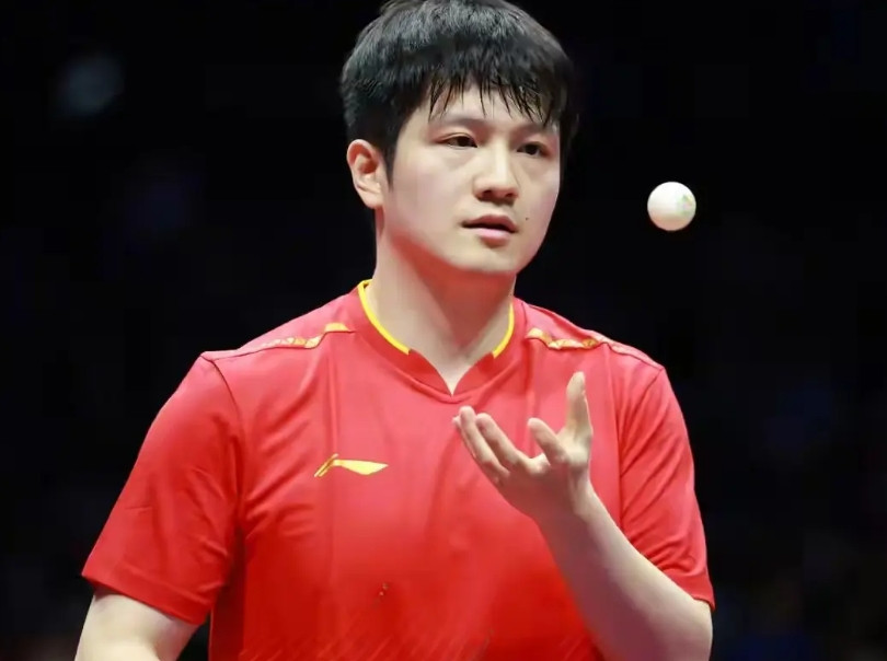 樊振东太牛了！上海队有眼光！当年八一队解散，北京队相信了他，樊振东说:我和周凯