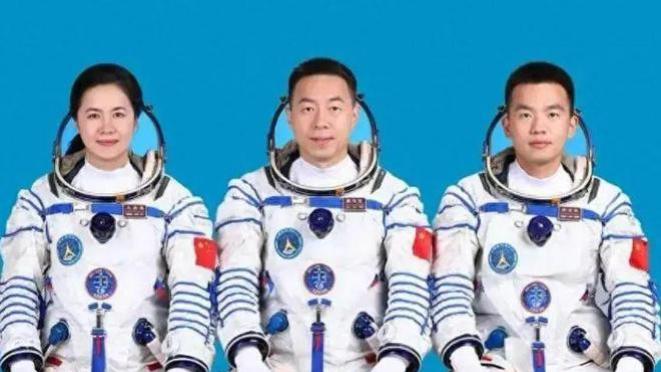 神舟十九号发射,3名宇航员半年用近30万升氧气,为何还没用完?