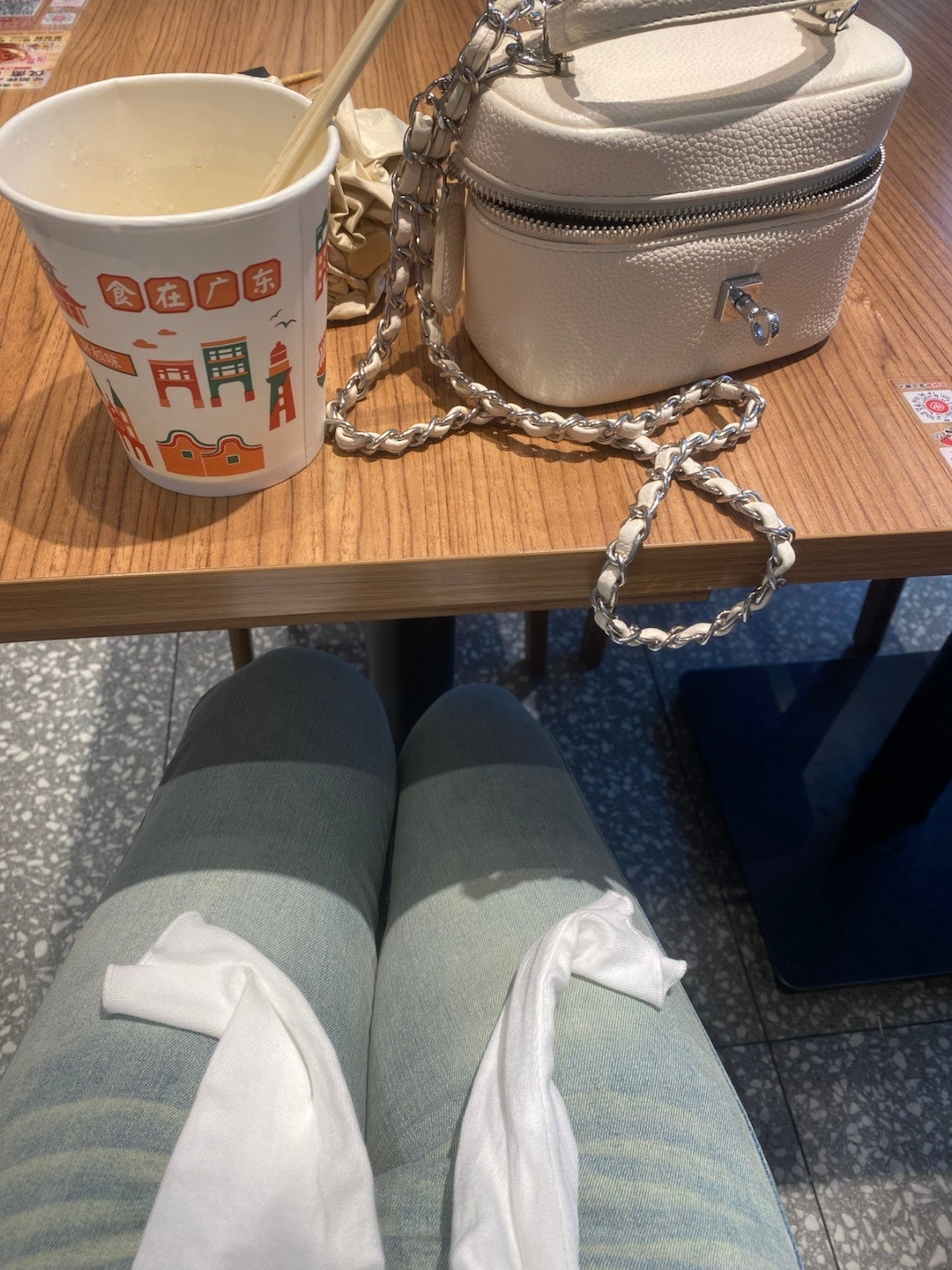 不吃午饭🥣下场饿的前胸贴后背，胃有点疼的难受[扁嘴][扁嘴][扁嘴][扁嘴]
