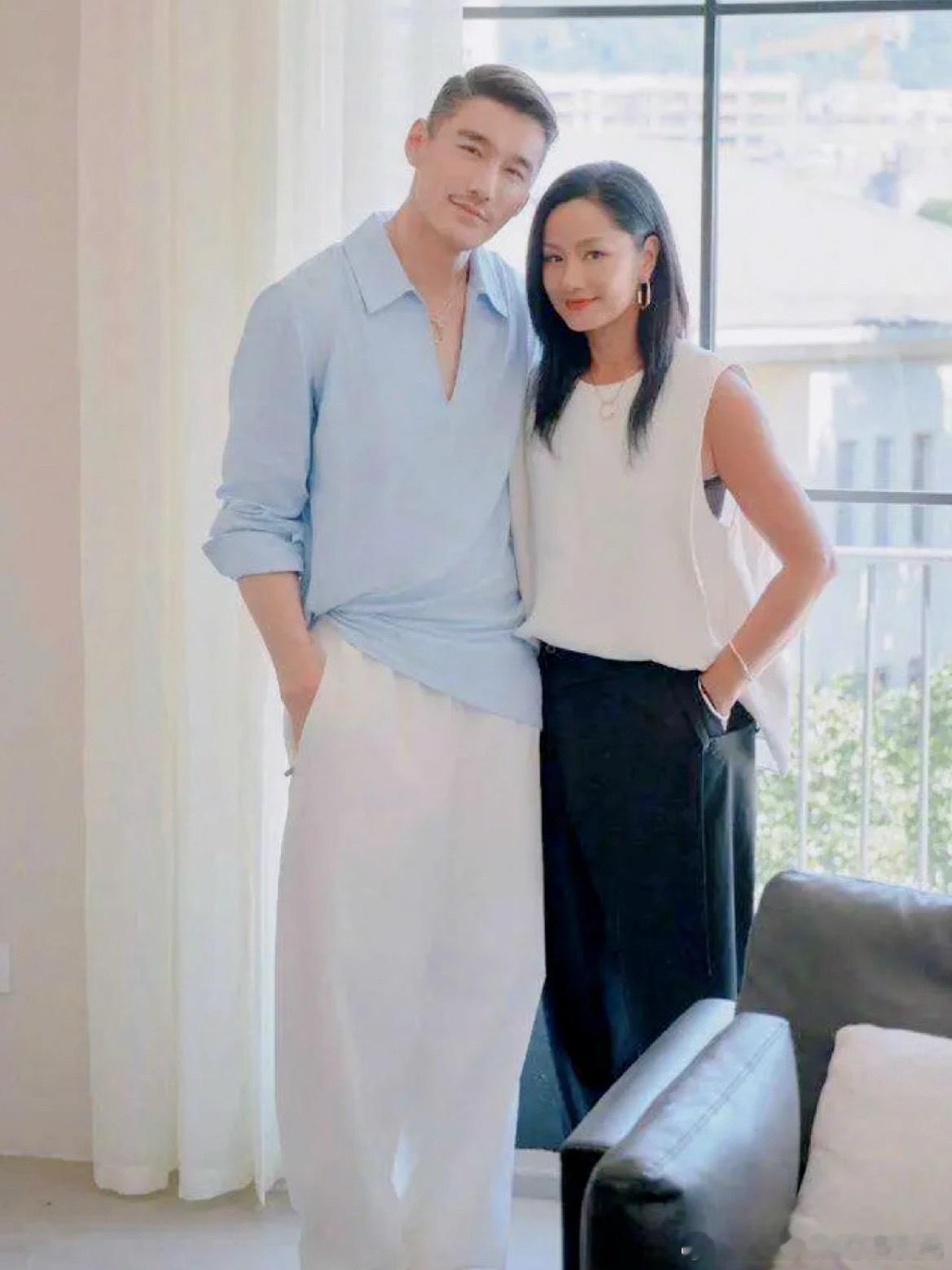 有一种友情叫胡兵瞿颖二十多年一个眼神就能懂的默契，在他们身上我看到了异性的友情，