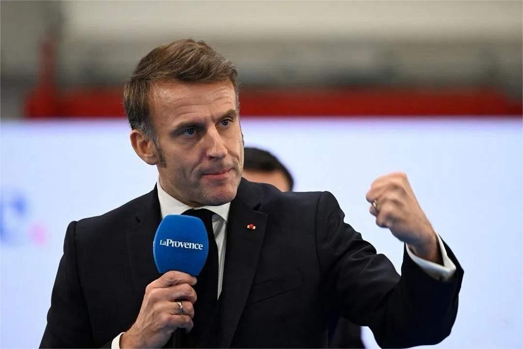 中方不再留情面，马克龙没接住的善意，成了砸向法国的反制重拳带着80人经贸代表