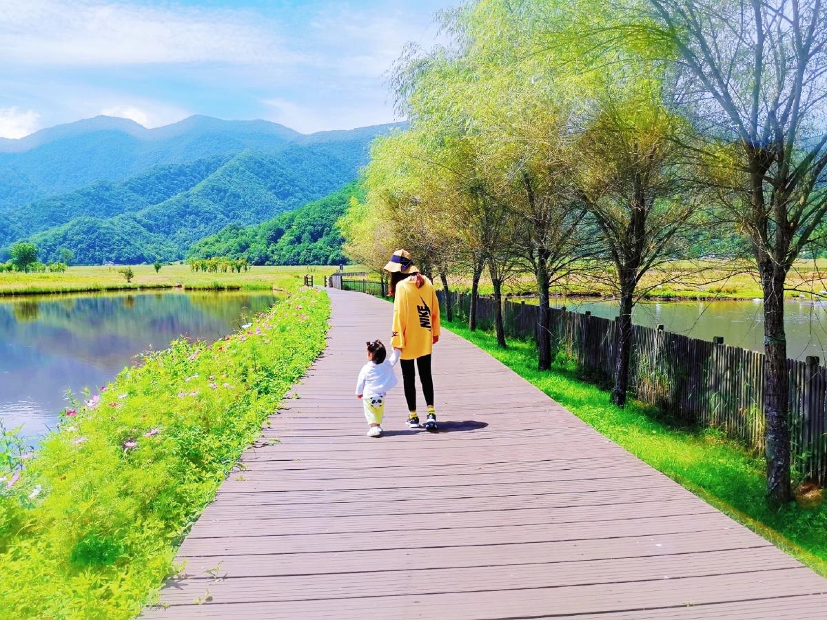 带娃这事，我观察了十几年，发现一个扎心的真相。很多家长下班回家，往沙发上一躺