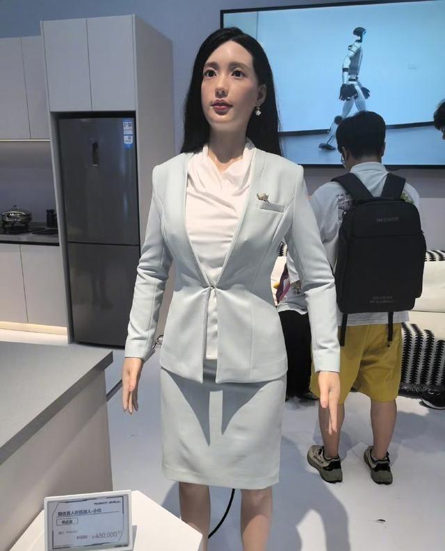 为什么致力于“人形”机器人？先说“人形”的缺陷人类之所以长成现在的样子，是几