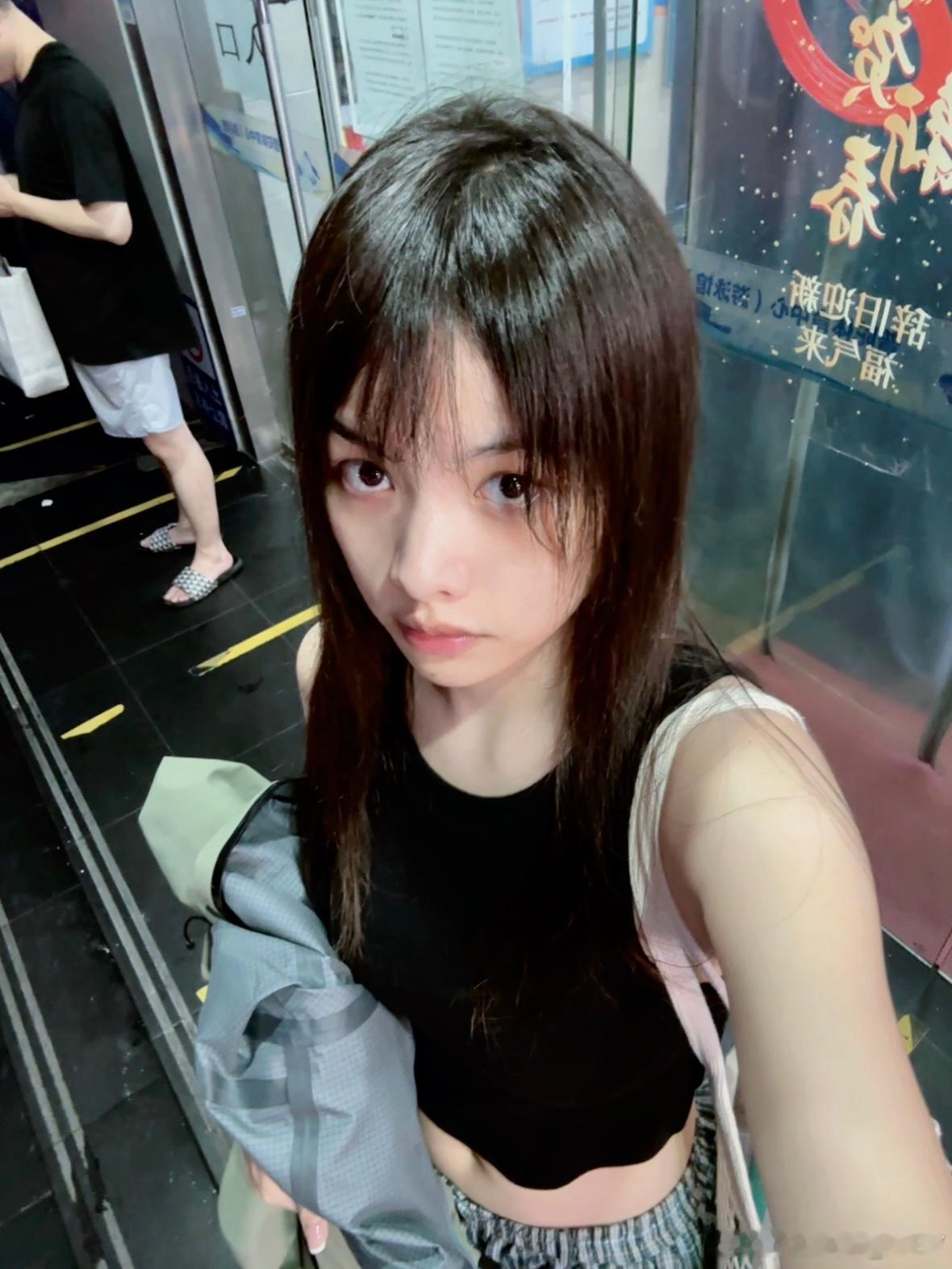 今日份游泳看来两天一游对发量影响不大[滑稽笑]​​​