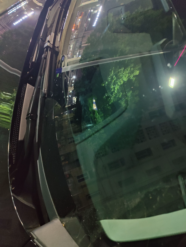 雅阁抬头显示hud这抬头显示器突然有个圆形的圆块？