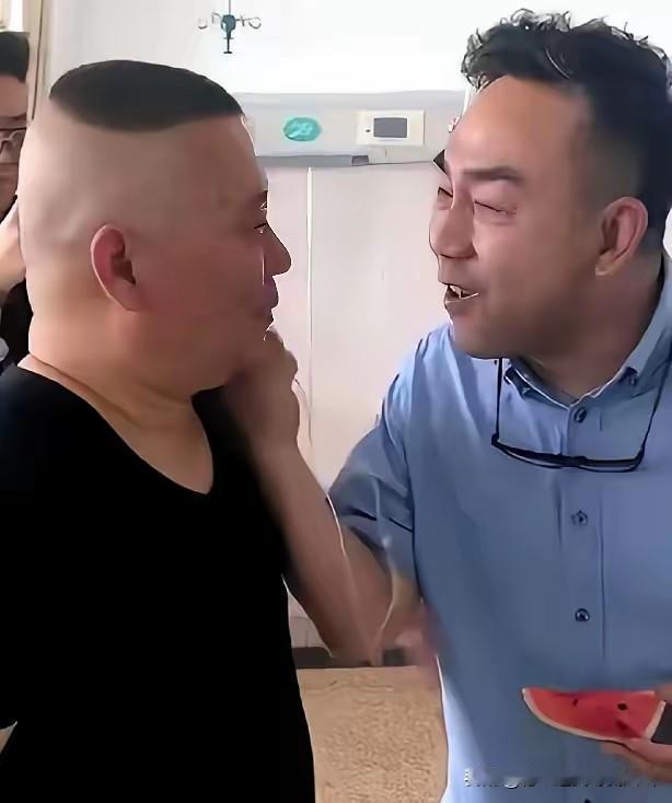 嘴皮子顶级，格局却严重掉线！杨议直播神回复出圈，聪明过头反倒败路人缘！一句