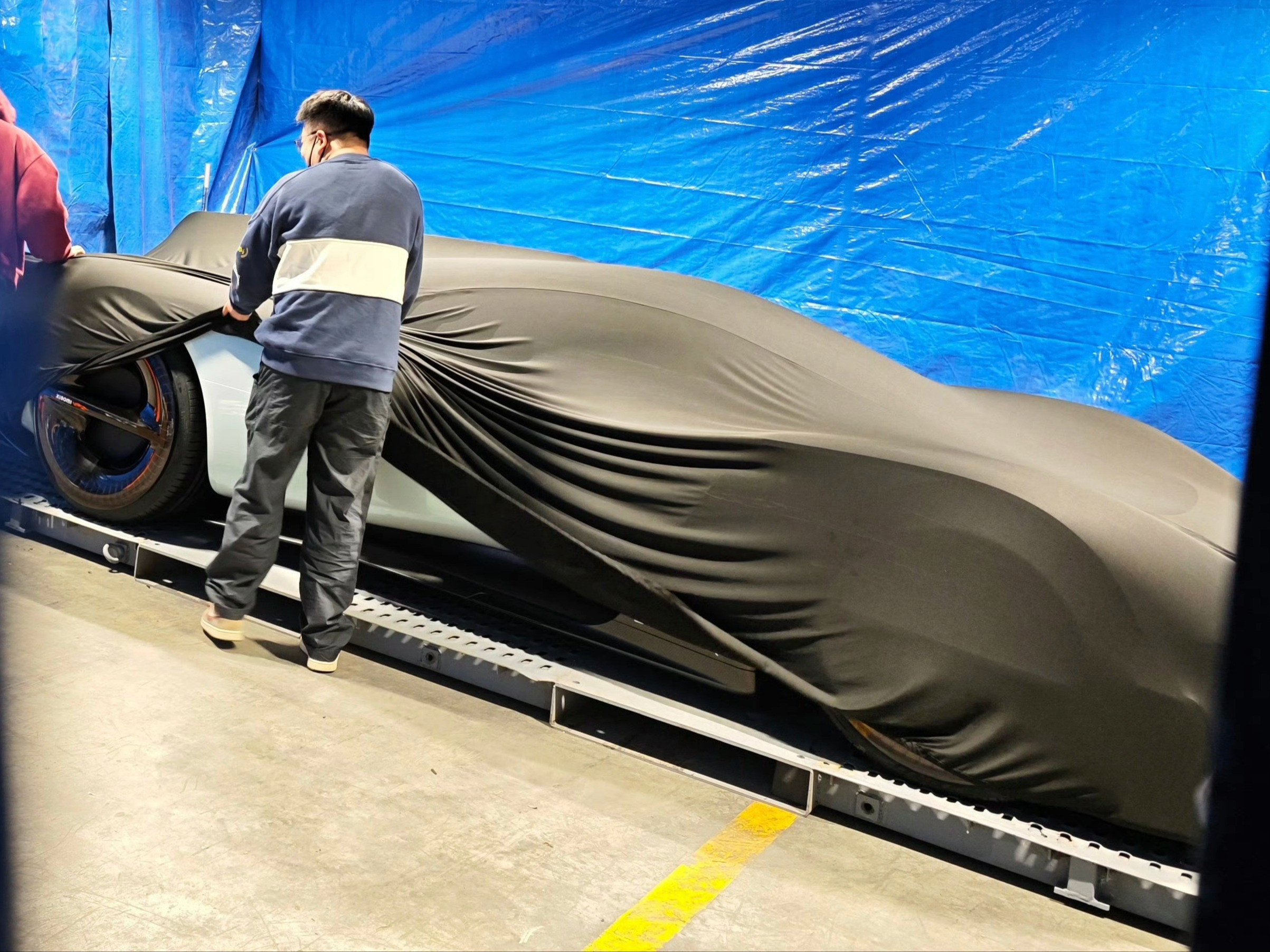 小米？超跑？海外曝光小米神秘新车