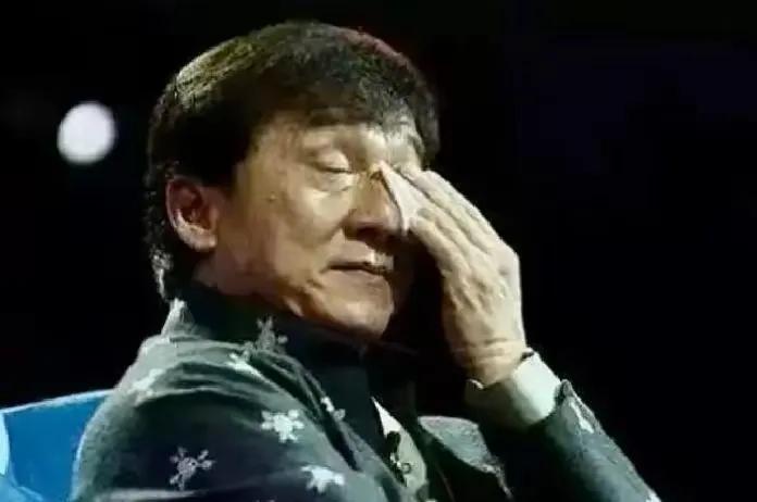 成龙儿女这波“逆风翻盘”也太励志了！曾经被全网唱衰，如今靠自己活出了模样。