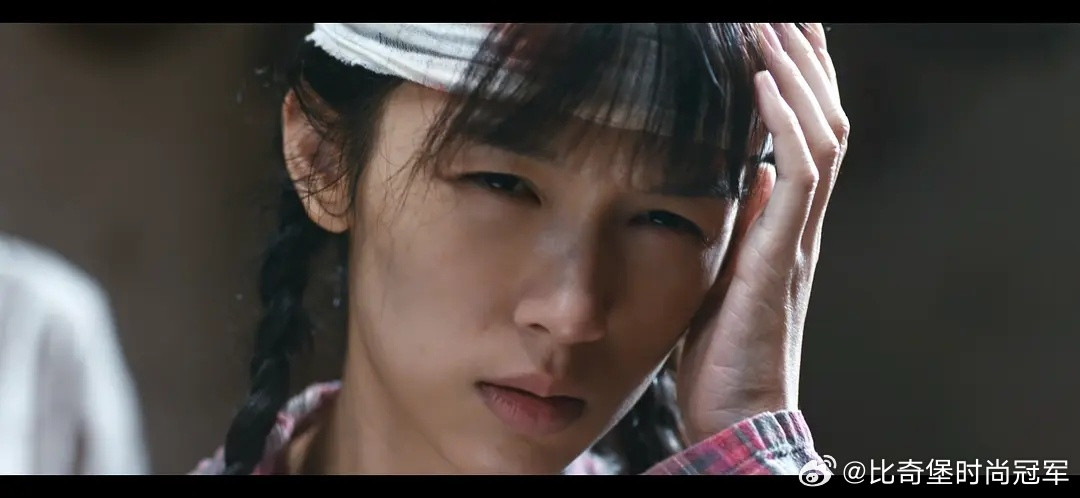 这个1983感觉一点滤镜都没有啊周也太真实了！