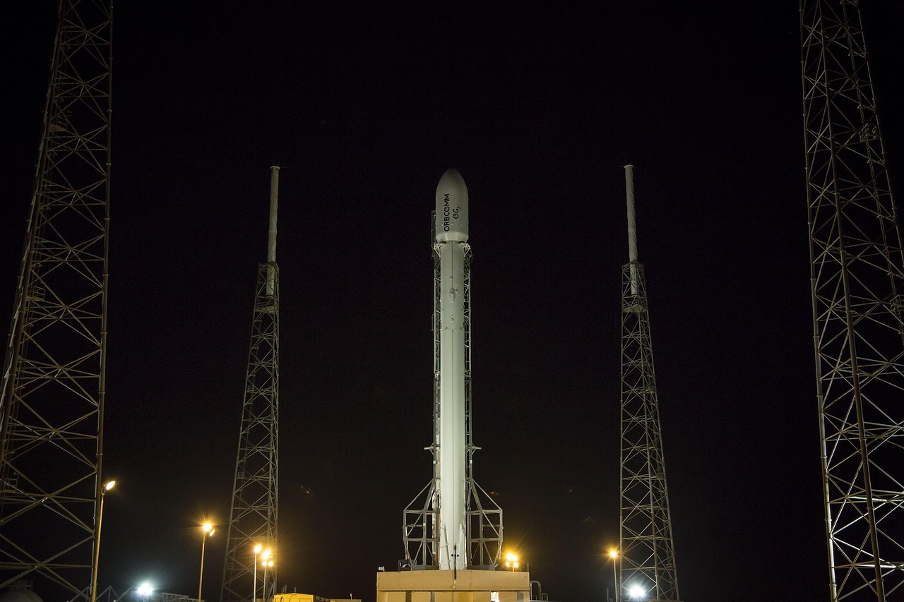 SpaceX猎鹰9号单公斤发射成本约2.1万元，中国力箭一号还在5万元档位。差距
