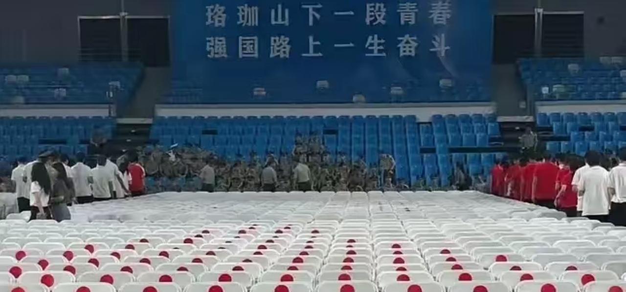 关于湖北某高校日本国旗图案，忍不住说三个事实！湖北某个高校，不想提它名字，因为