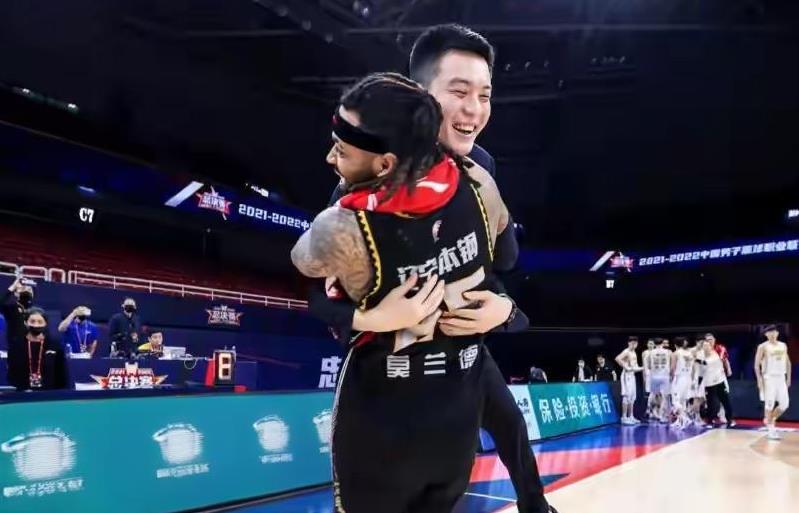 重磅！辽篮签约超级小外援！杜锋徐昕内讧迎反转，CBA休赛期3消息。CBA的休赛