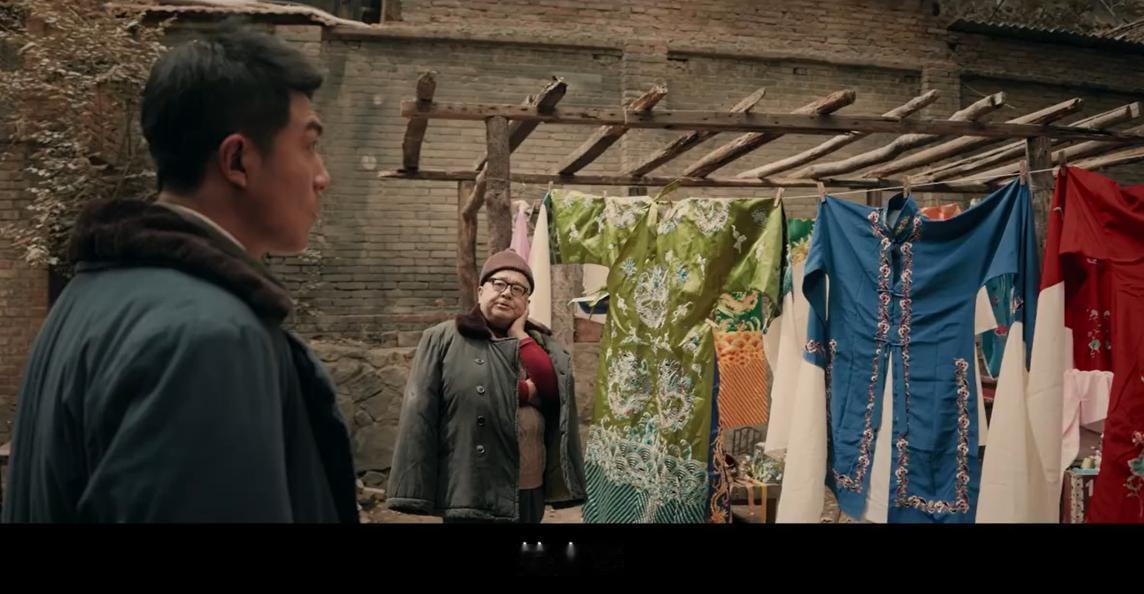 《主角》文革结束，老戏复活！十三年了，宁州剧团的家底老戏服终于重见天日了，这些