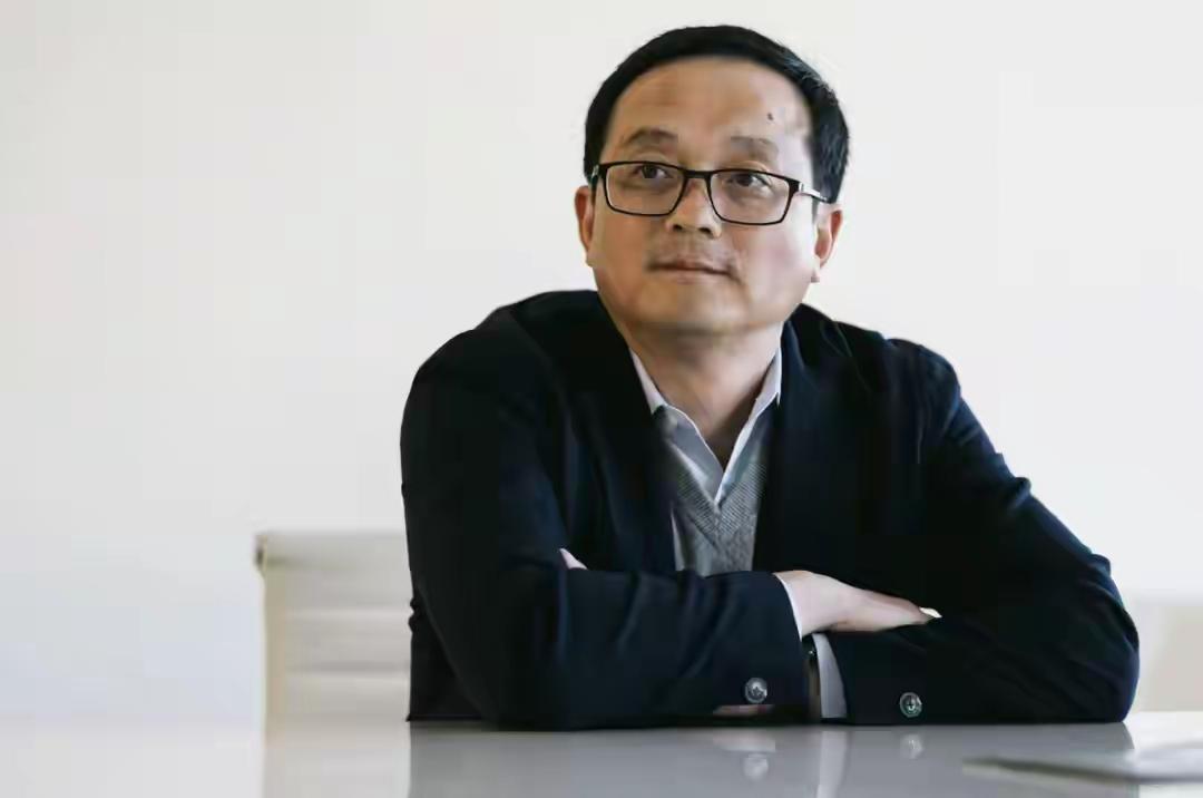 太丢人了！被美国制裁的国产路由器巨头，TP-LinkCEO赵建军申请“特朗普金