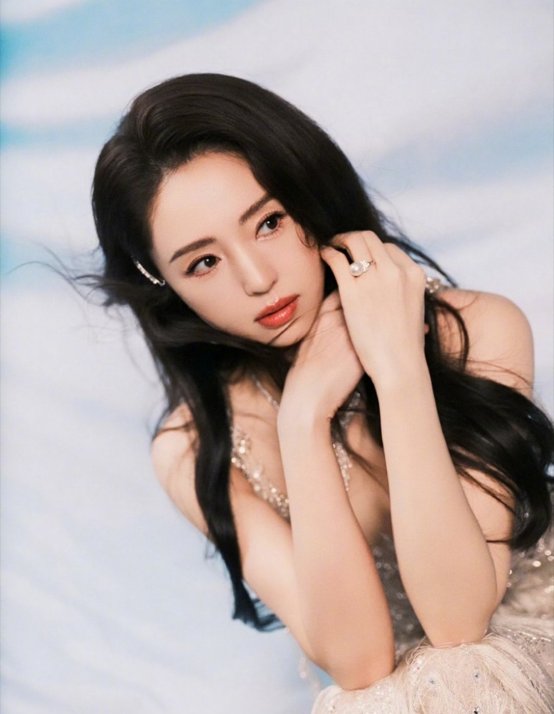 看得出来董璇姐很嗨了[doge][doge]，太美了造型！简直是女神来的​​​