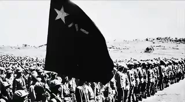 1946年王震带2000残兵到吕梁，军区司令和政委双双降职却平静交权。话说