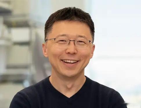 华人科学家张锋祝贺导师获诺奖，表示有幸曾师从三位新晋诺奖得主在2026年诺贝尔生