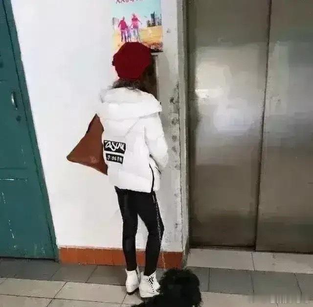 不回头的话还真被她迷住了