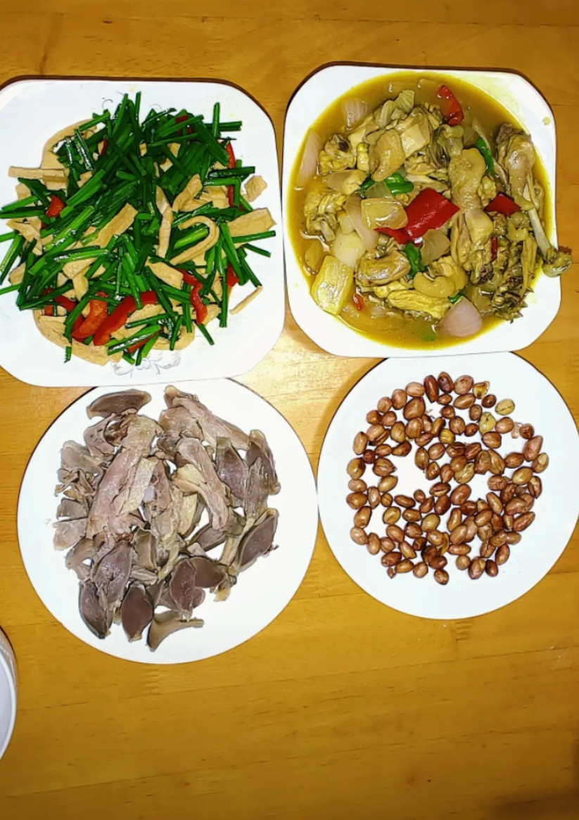 嗮嗮我家今天的午餐