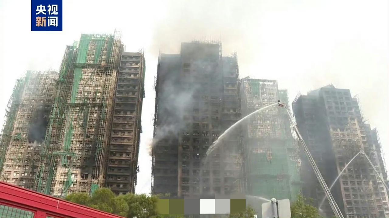 香港大火，老婆问我：啥时候戒烟？我有点懵，问道：为啥？老婆说：你没看到新闻