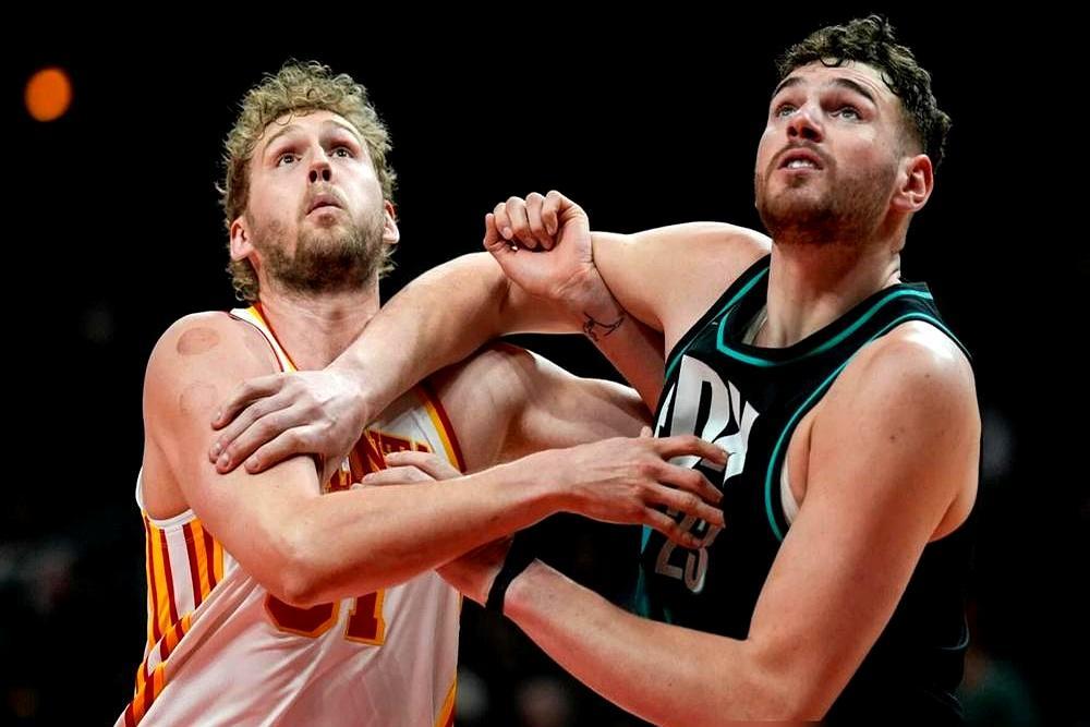 2150万的旧梦，被零成本弃将无情击碎。火箭为卡佩拉掏出三年2150万。他