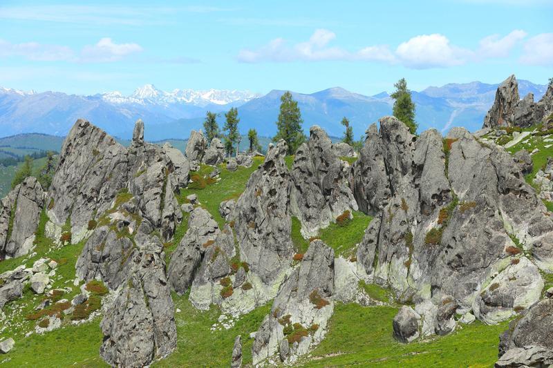 新疆阿勒泰地区的布尔津县太火啦！这座常住人口仅7万的边境小县城，文旅部门预测今年