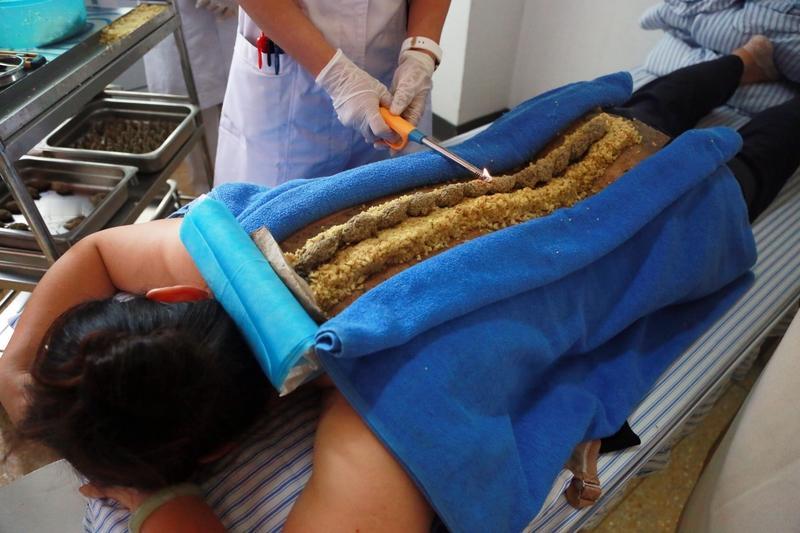 调理心脏的穴位还挺多的。内关穴在腕横纹上2寸，是心包经重要穴位，常按能改善心脏功