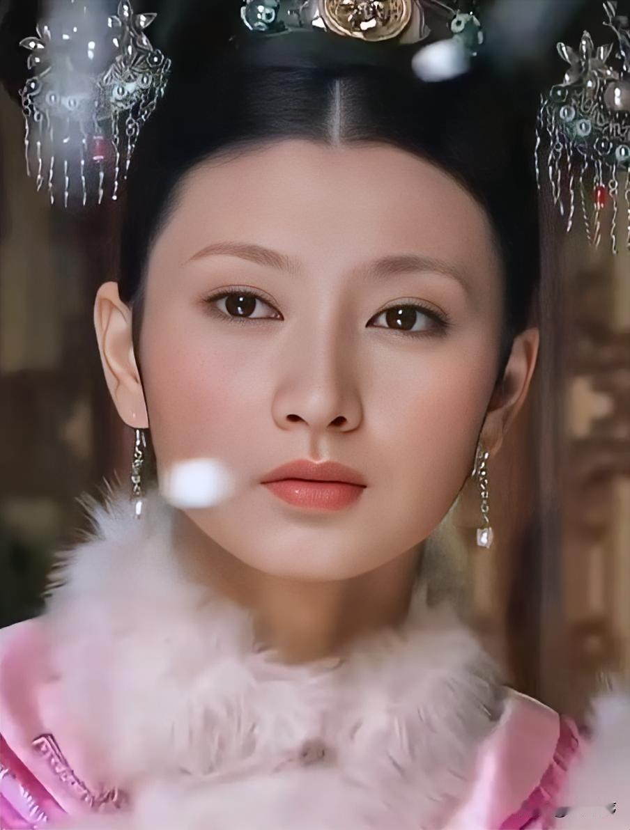 成年人的温柔，大多是把情绪悄悄藏在心底。深夜一句简短感慨，让无数人瞬间破防，