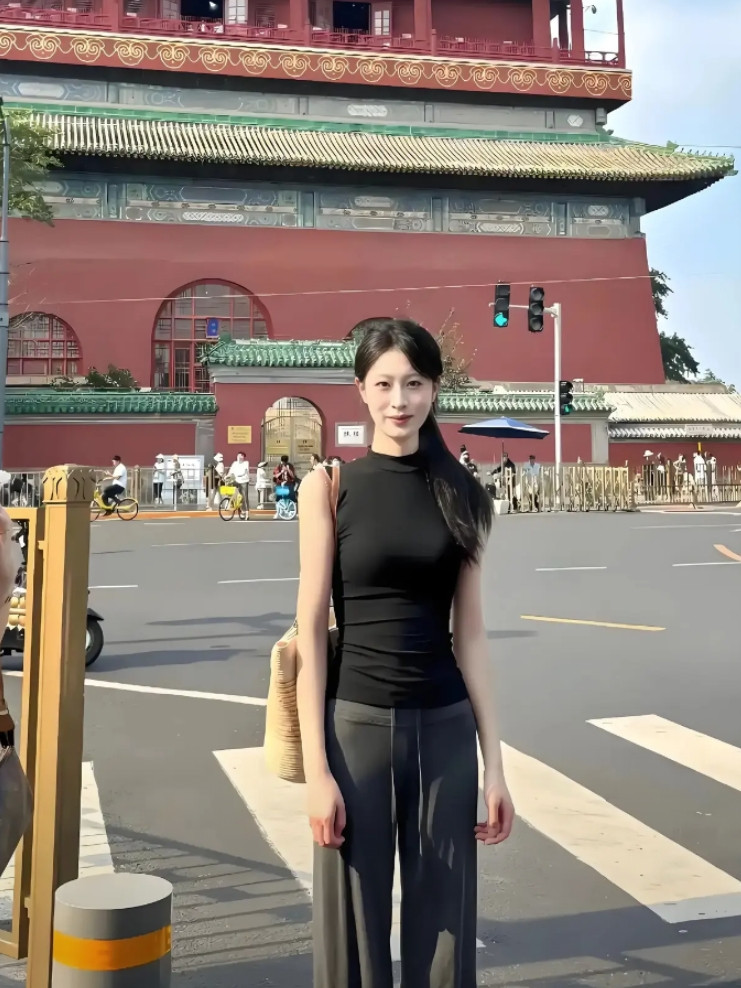 裤子上的两根带子有什么作用？
