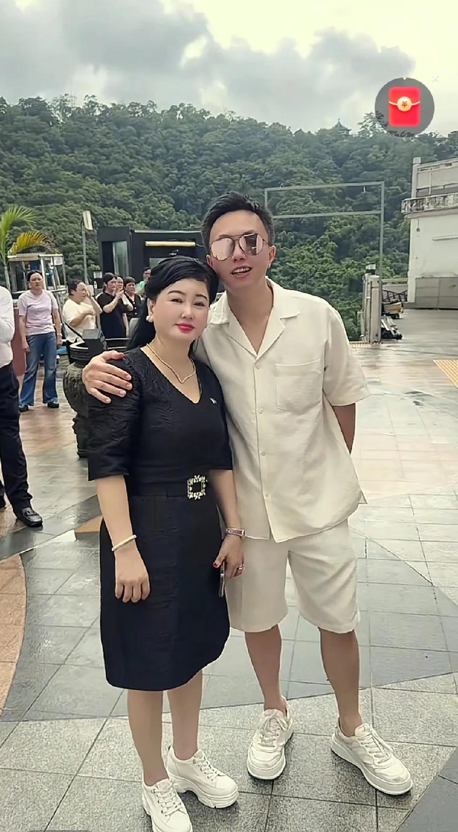 蔡天凤的老公和蔡天凤的妈妈，虽然是丈母娘和女婿的关系，但是他们亲如母子，有人质疑
