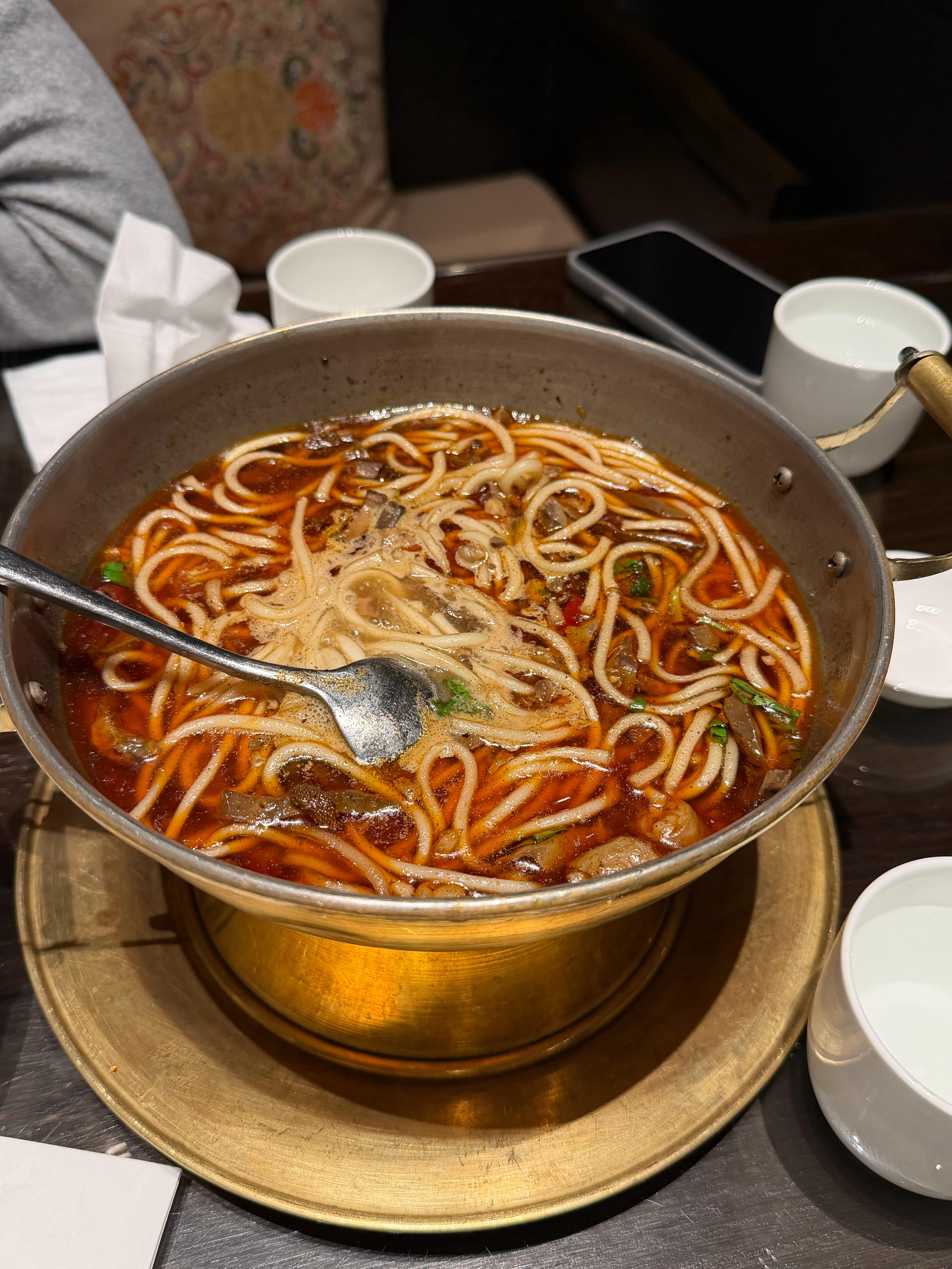 最近爱上大同的一道菜，叫做羊杂粉吃了三家第1家吃的龙聚祥，味道特别好吃，羊杂量很