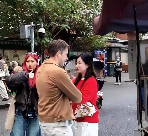 高圆圆让人知道了综艺节目也有替身。光替就是现场机器调整位置，你是代表那个人站那