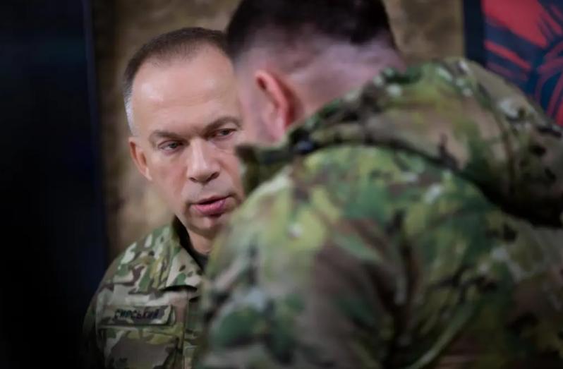 图文：乌军总司令瑟尔斯基：俄军正在试图扩大红军村周围的攻势投入预备队并使用渗