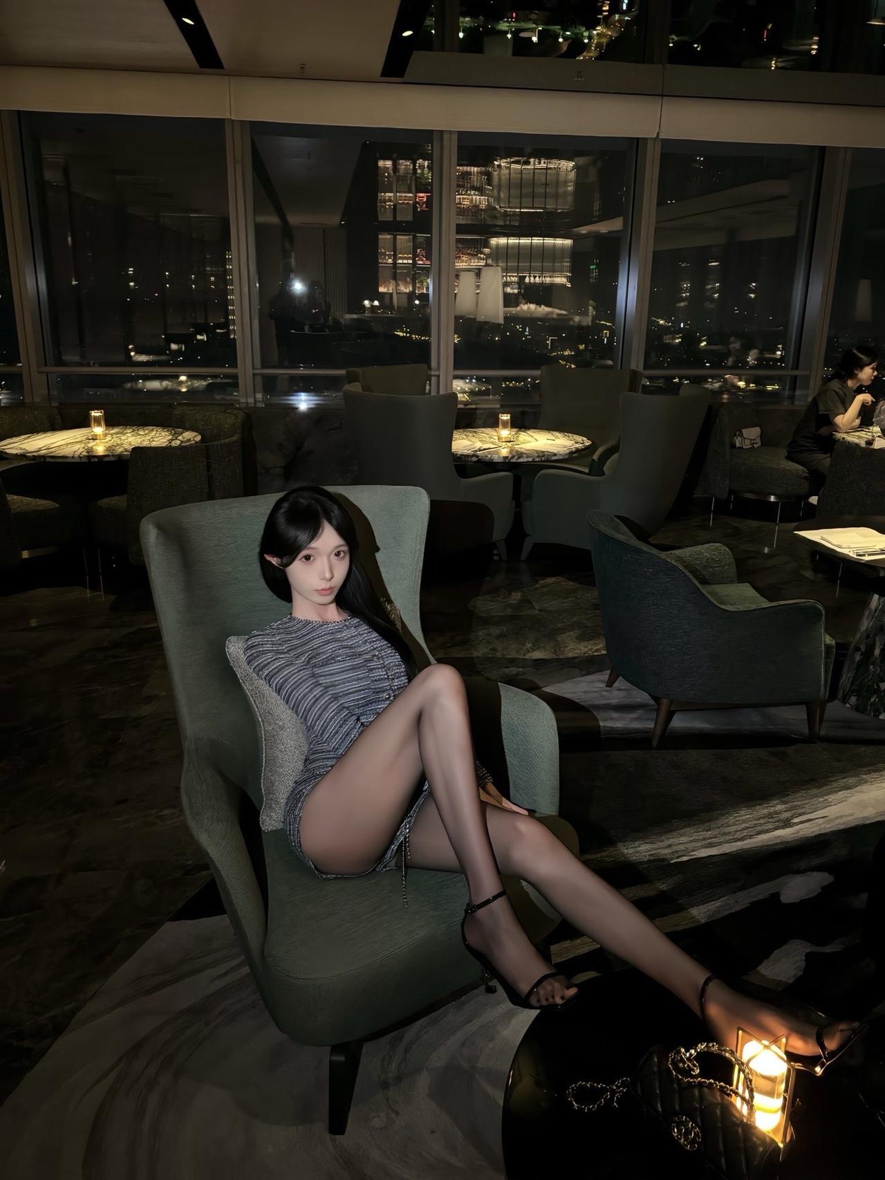 御姐风高级感拍照姿势淑女半身裙她时代服饰