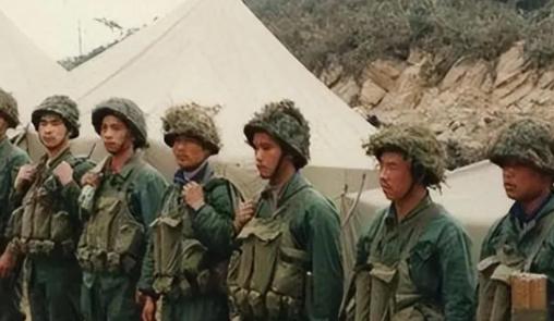 1979年，对越自卫反击战中，367团副参谋长怀疑掉队的战友是越南特工，竟不顾劝