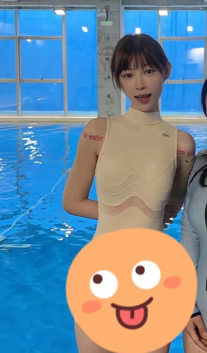 痞幼这身材一言难尽，这麻杆身材真的是一点多余的肉都没有啊​​​