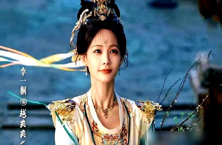 因为五十万差价，白鹿把三十三亿播放量的剧王砸进了田曦薇口袋。你绝对以为白鹿现