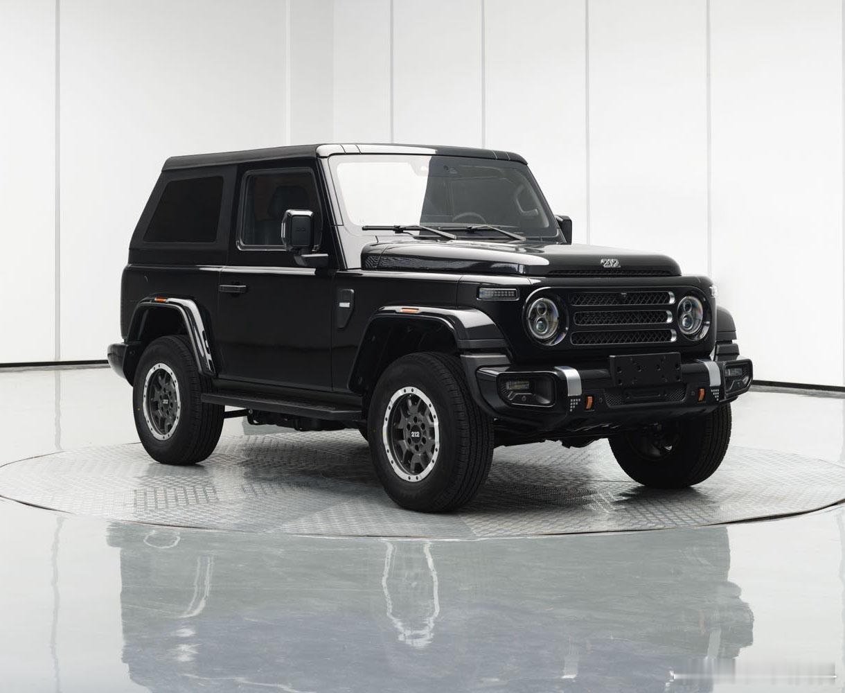 终于！盼望了许久的212三门版登上工信部车展了！作为目前国产唯一一款，同时提