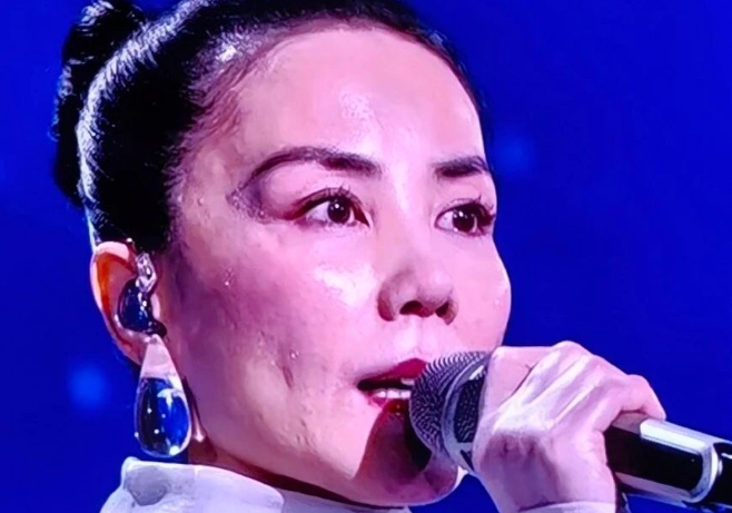 发现了没王菲身上有一种玄学你发现了没有，王菲身上有一种玄学。就是只要她出现在