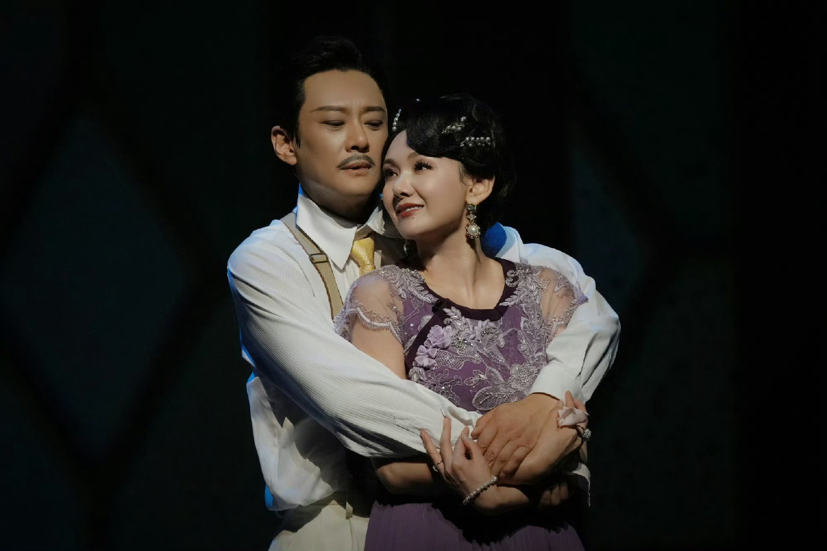 #程莉莎力挺郭晓东#说实话程莉莎这波操作有点败好感了，啥叫她根本不合适你，人家节目组淘汰跟你老公合不