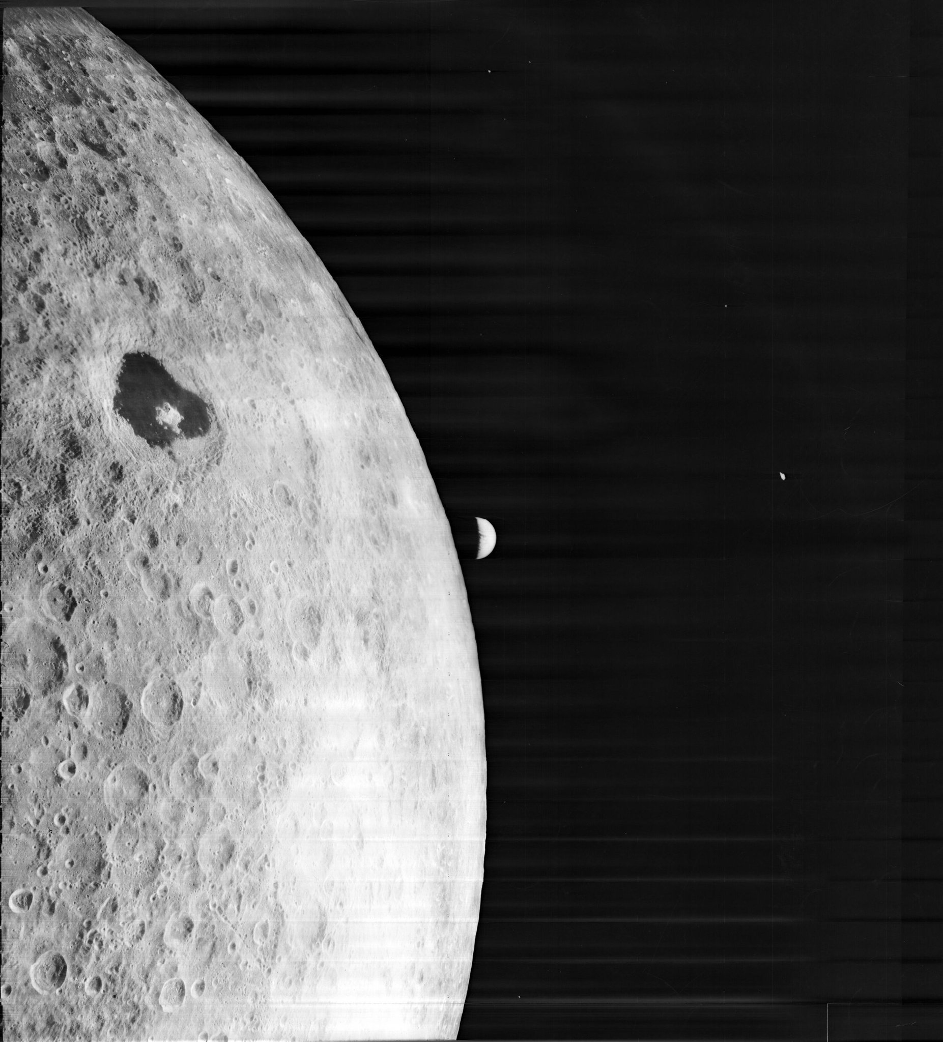 60年前，NASA月球轨道器1号成为美国第一艘进入月球轨道的探测器。1966年8