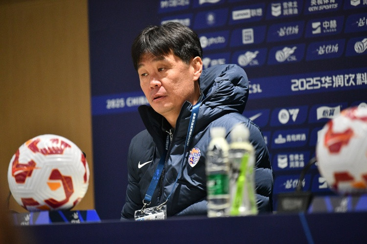 足球报: 青岛海牛欠薪达3000万级别, 欠薪波及普通职员