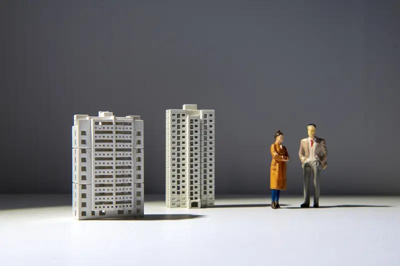 博主：非刚需别买银行卖的房最近好多博主提醒“非刚需别买银行卖的房”，这事儿还真