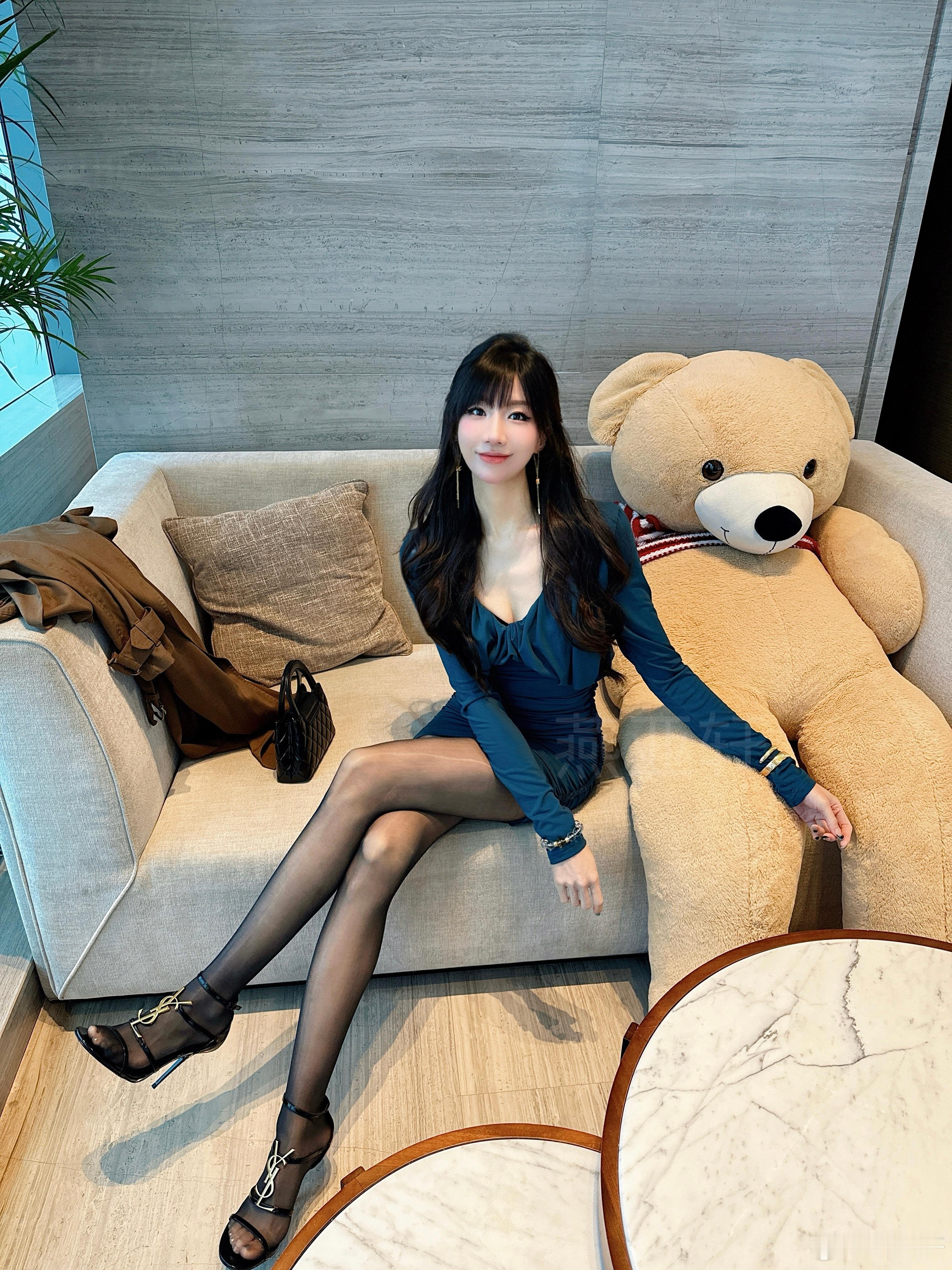 这里有光✨OOTD今天穿什么涞觅,不止丝滑​​​