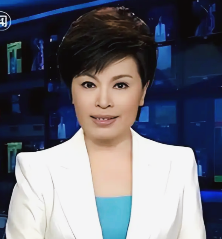 1998年，央视主持人李瑞英在新闻播报前突然得知儿子跳楼了！内心备受煎熬的她最终