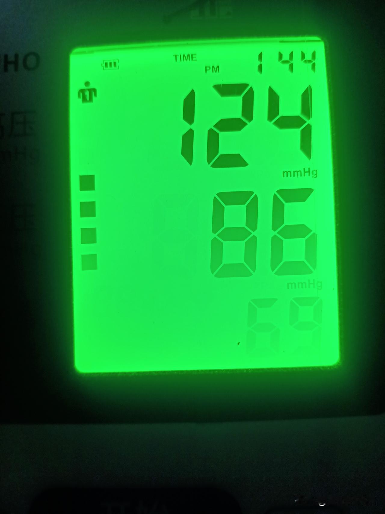 这到底是怎么回事？为什么会有这么大的差距？以前我很少测量血压，不知道是否正常