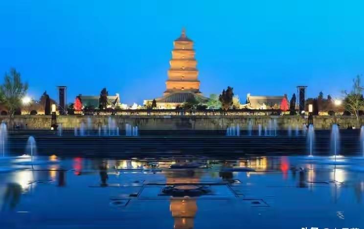 出发吧趁现在！人生哪来那么多的“等以后”。就像我之前一直心心念念去海边，总觉得时