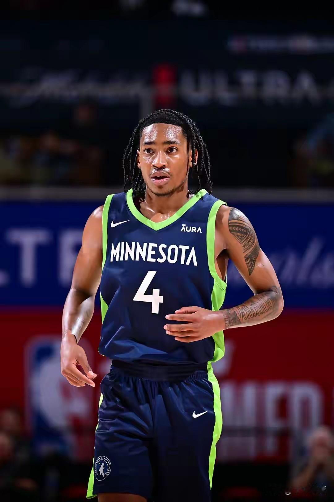 森林狼甩卖8号秀迪林厄姆，火箭队可以考虑交易据美国媒体报道，森林狼对8号秀罗伯